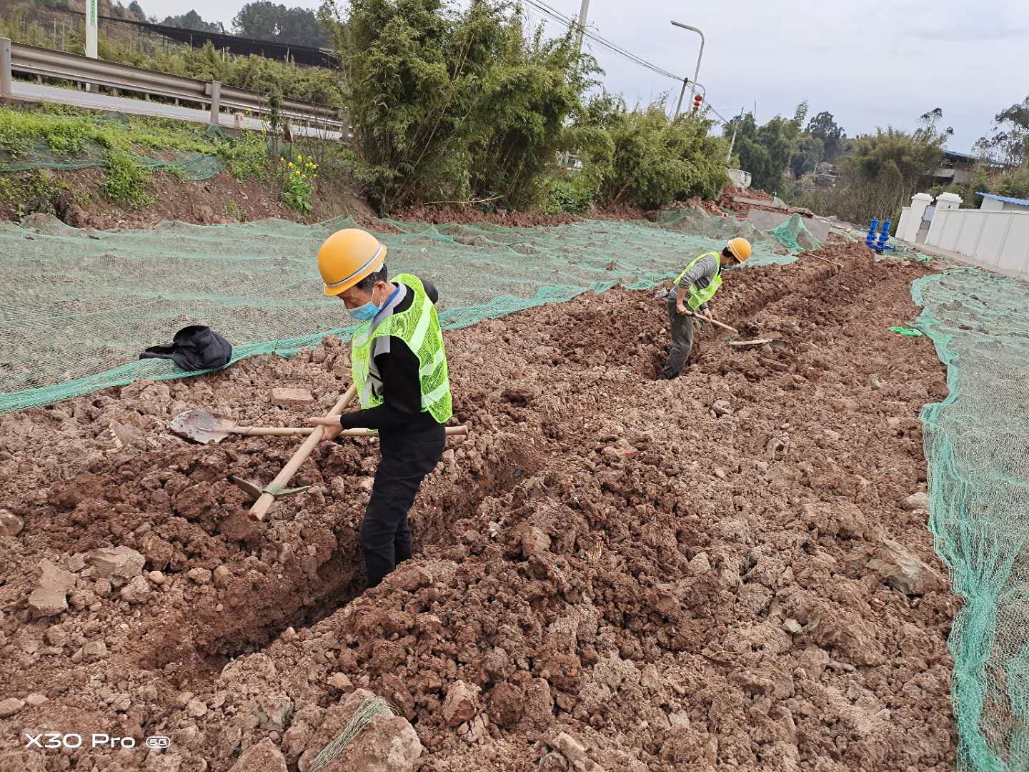 建恒公司五水廠取水泵房冷卻水管 應急安裝工程順利開工