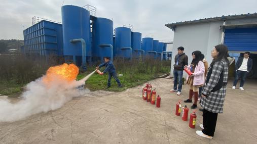 水質(zhì)監(jiān)測(cè)中心組織新進(jìn)員工參加安全培訓(xùn)